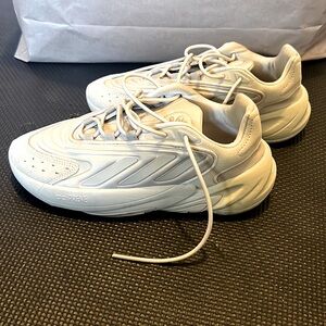 Adidas Ozelia Sneakers - Men’s 5 (Tan/Neutral/Light Brown)